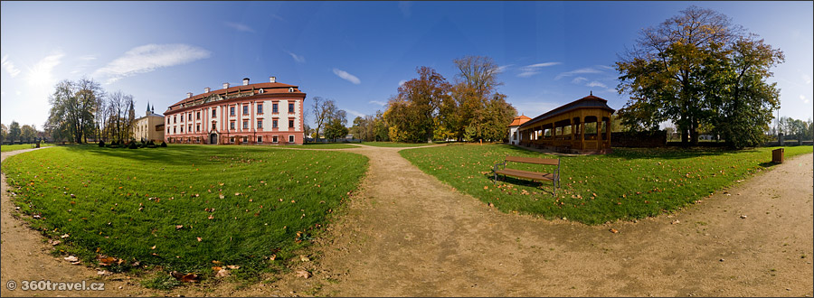 Play virtual tour - Chateau Park